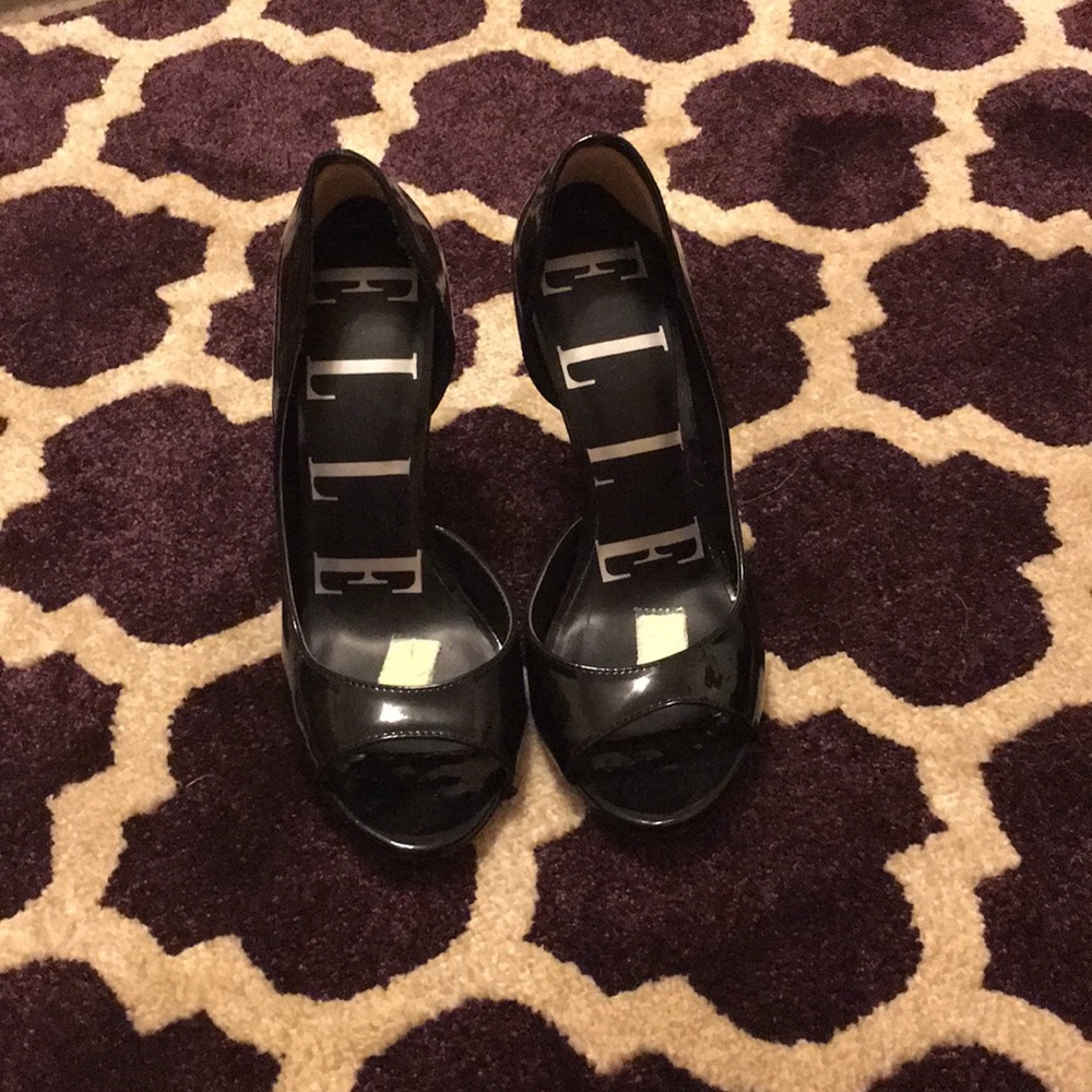 Elle pumps, worn once